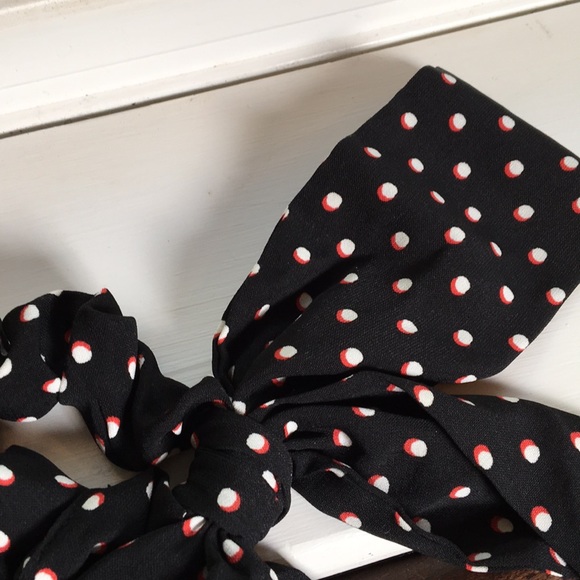 Anthropologie Bow Scrunchie - Picture 4 of 5